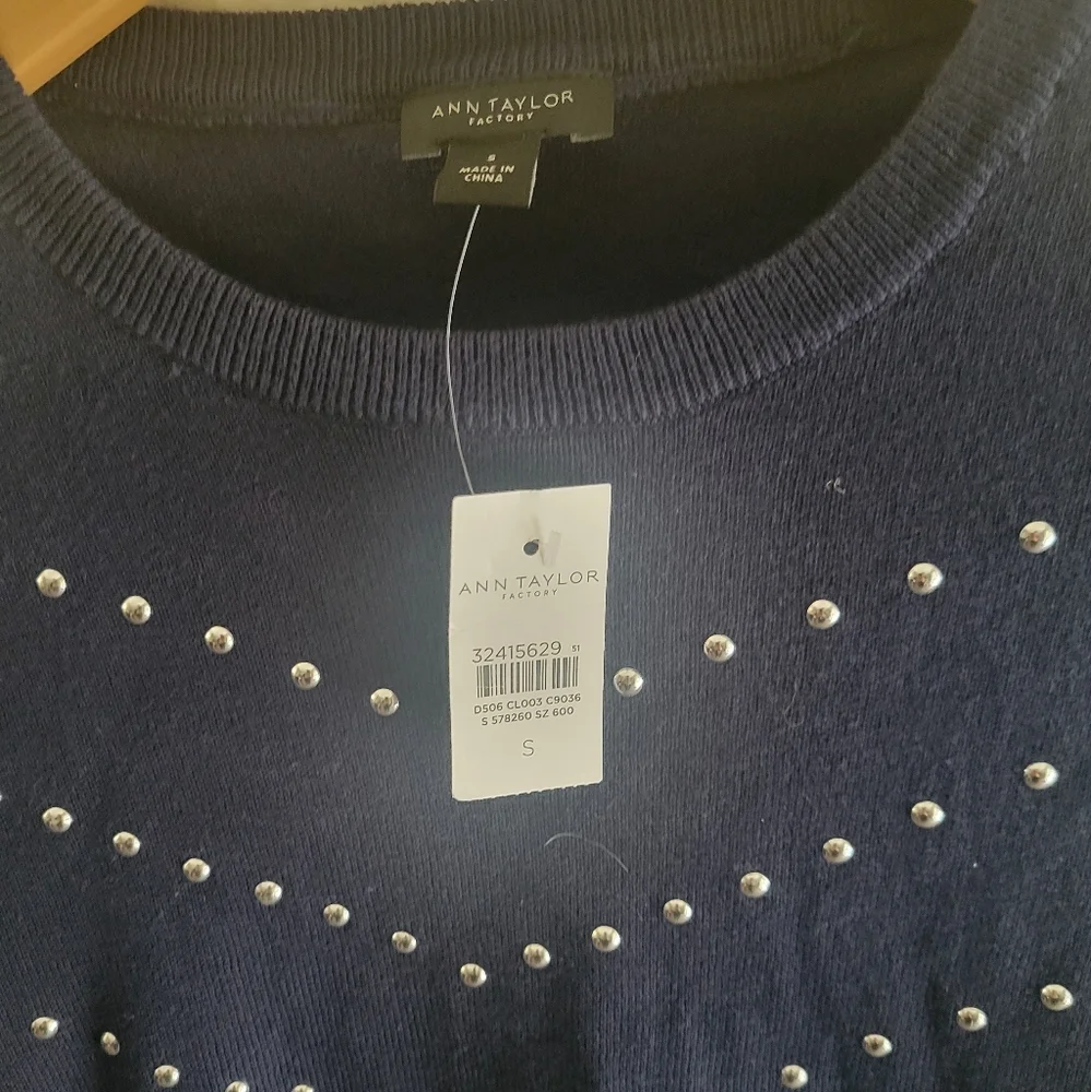Ann Taylor Sweater Size Small NWT